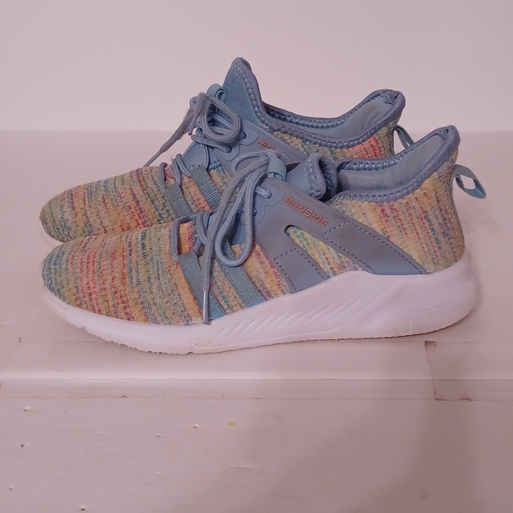 Girls RUNSIDE Colorful Sneakers Size 4